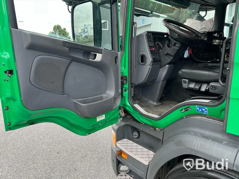 Lastbil Scania P370 LB 6x2-4 HNA frontlastare