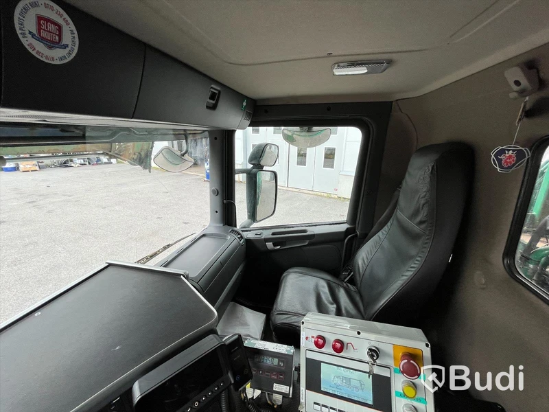 Lastbil Scania P370 LB 6x2-4 HNA frontlastare