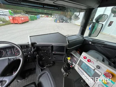 Lastbil Scania P370 LB 6x2-4 HNA frontlastare