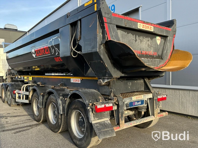 Lastbil DAF XF 510 SC 6x4 med Zorzi schakttrailer