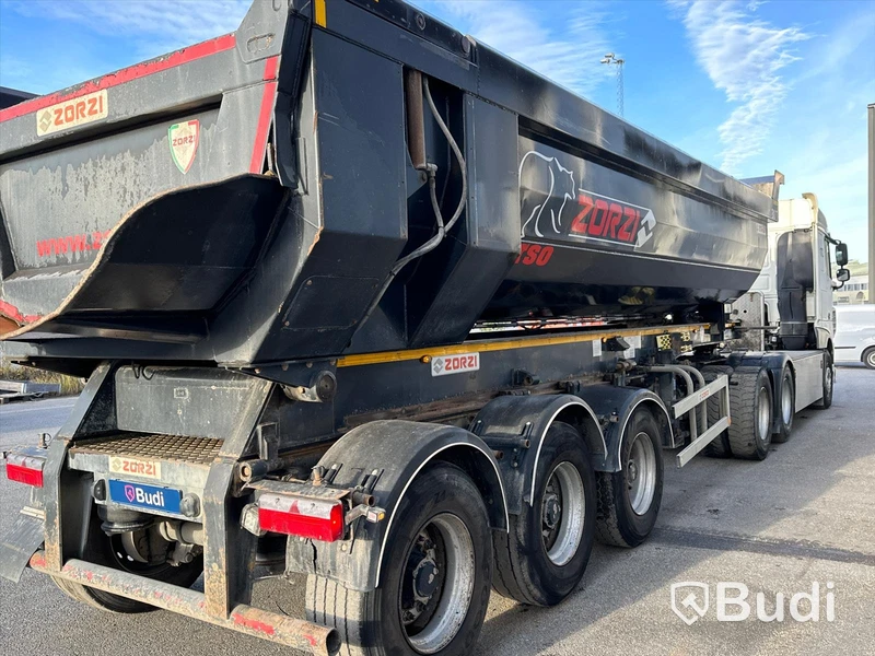 Lastbil DAF XF 510 SC 6x4 med Zorzi schakttrailer