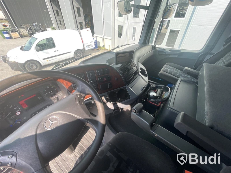 Lastbil Mercedes-Benz 2536 L Kranväxlare