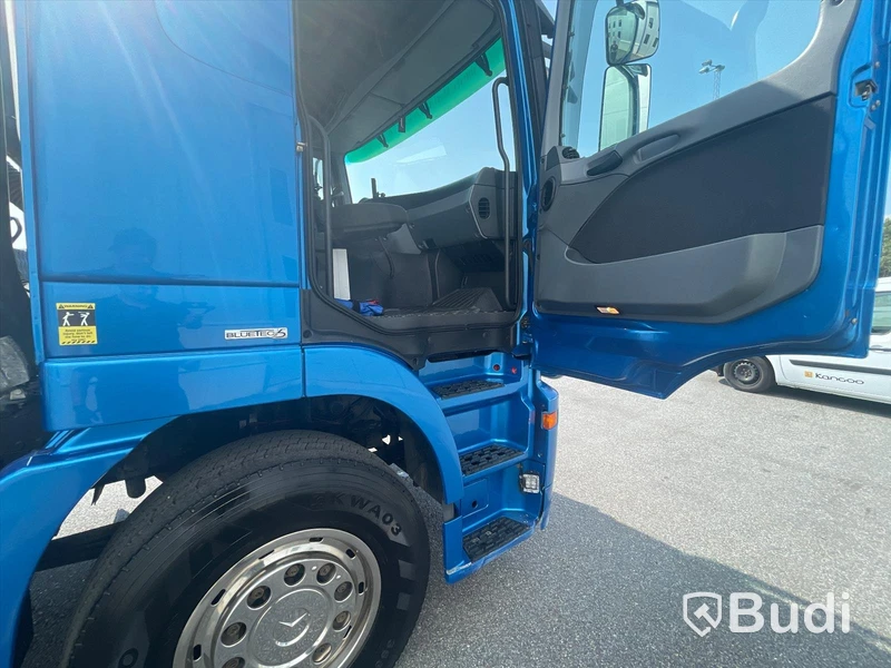 Lastbil Mercedes-Benz 2536 L Kranväxlare