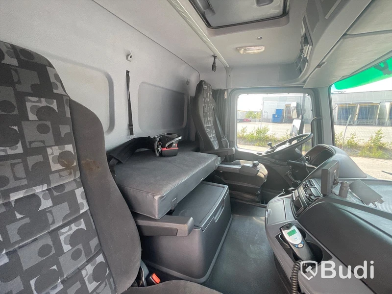 Lastbil Mercedes-Benz 2536 L Kranväxlare
