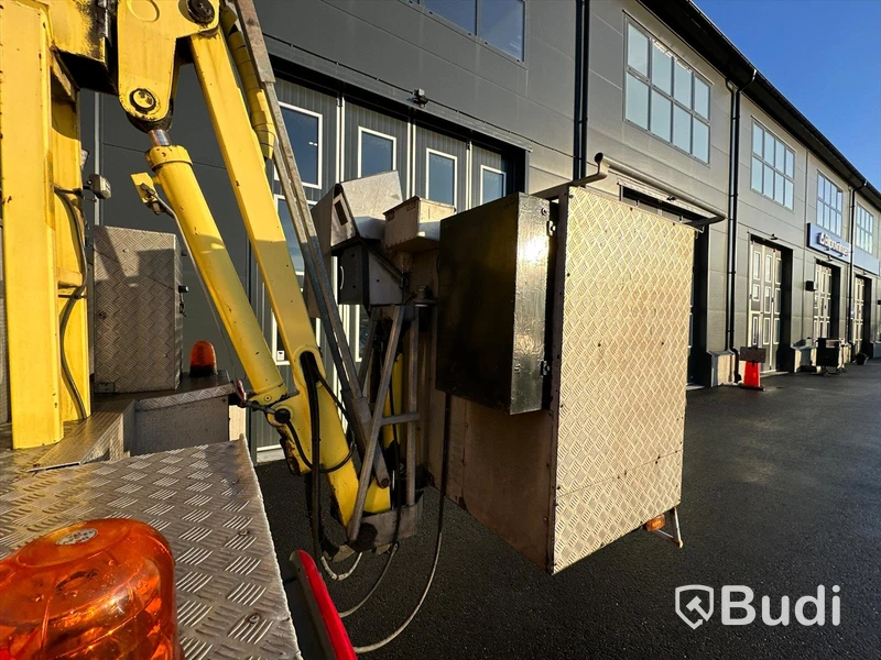 Lastbil Volvo FL 260 4X2 med vema 142T lift | 2013