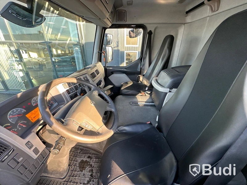 Lastbil Volvo FL 260 4X2 med vema 142T lift | 2013