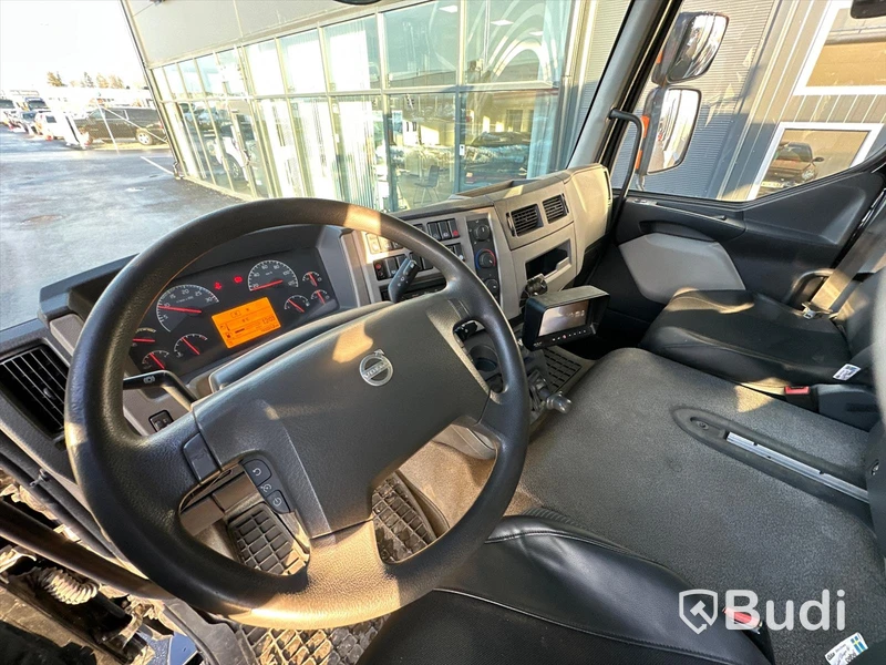 Lastbil Volvo FL 260 4X2 med vema 142T lift | 2013