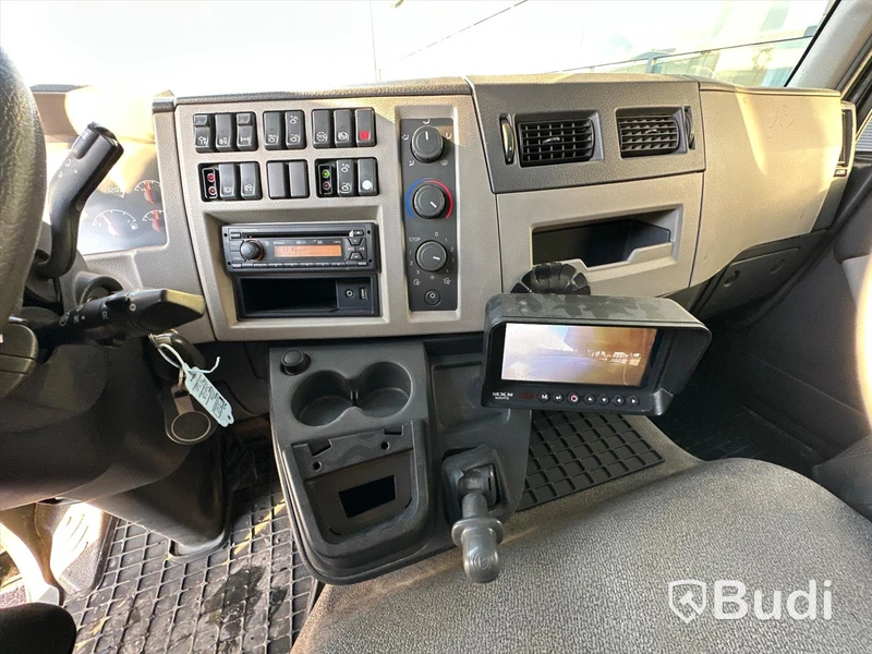 Lastbil Volvo FL 260 4X2 med vema 142T lift | 2013