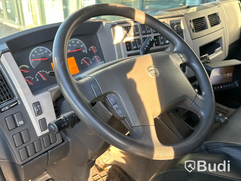 Lastbil Volvo FL 260 4X2 med vema 142T lift | 2013