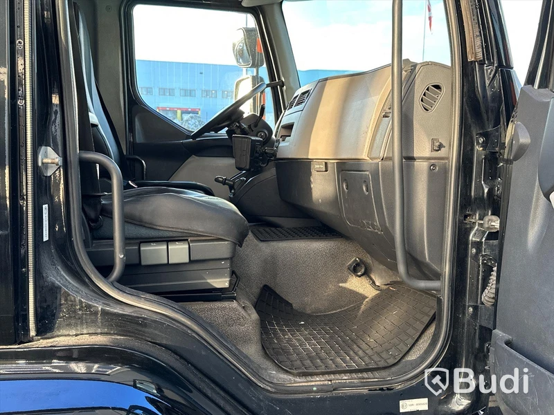 Lastbil Volvo FL 260 4X2 med vema 142T lift | 2013