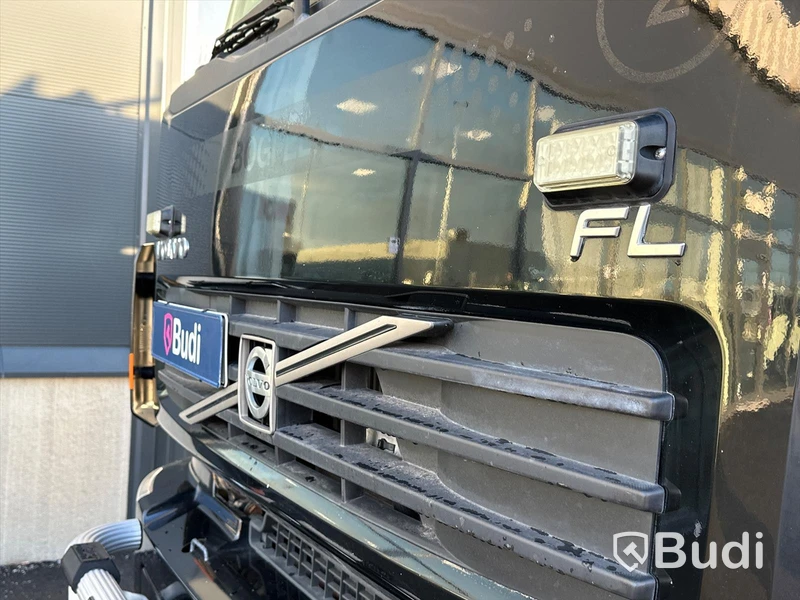 Lastbil Volvo FL 260 4X2 med vema 142T lift | 2013