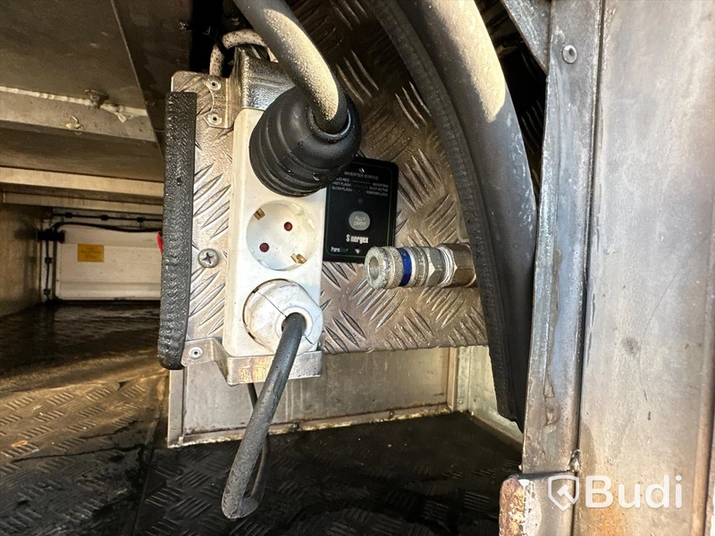 Lastbil Volvo FL 260 4X2 med vema 142T lift | 2013