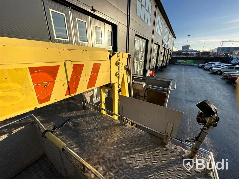 Lastbil Volvo FL 260 4X2 med vema 142T lift | 2013