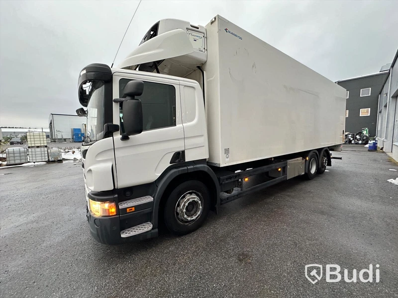 Lastbil Scania P410 6x2-4 HNB | 2016 | Kyl & Frysbil Carrier -