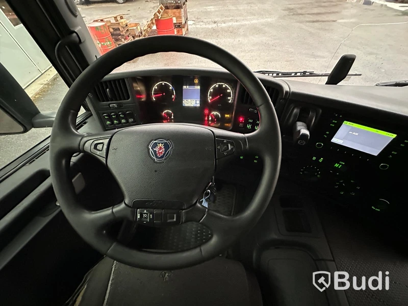 Lastbil Scania P410 6x2-4 HNB | 2016 | Kyl & Frysbil Carrier -