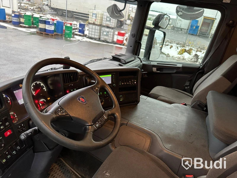 Lastbil Scania P410 6x2-4 HNB | 2016 | Kyl & Frysbil Carrier -