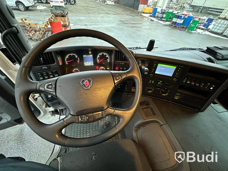 Lastbil Scania P410 6x2-4 HNB | 2016 | Kyl & Frysbil Carrier -