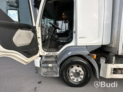 Lastbil Volvo FL 260 4x2 | 2010 | Skåp Arka - EXPORT
