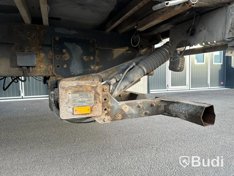 Lastbil Volvo FL 260 4x2 | 2010 | Skåp Arka - EXPORT