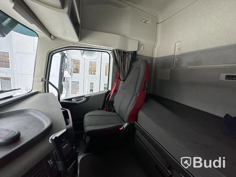 Lastbil Volvo FH460 6x2 | Ekeri | Öppningsbar sida | ADR