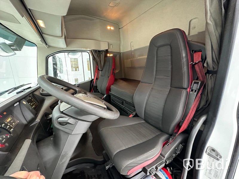 Lastbil Volvo FH460 6x2 | Ekeri | Öppningsbar sida | ADR