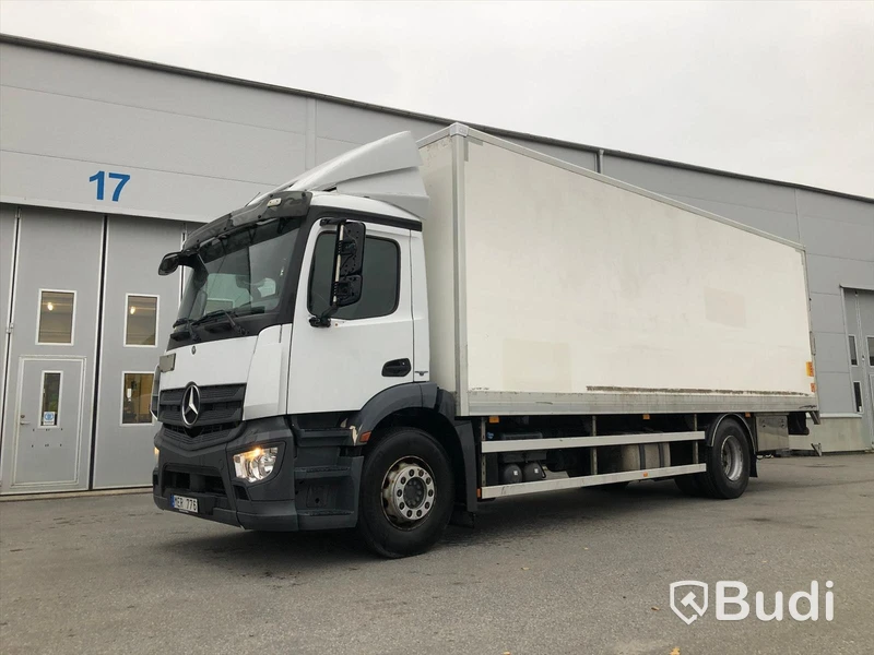 Lastbil Mercedes-Benz Antos | Fastskåp | Euro6
