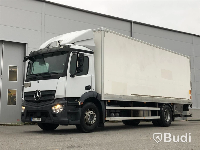 Lastbil Mercedes-Benz Antos | Fastskåp | Euro6