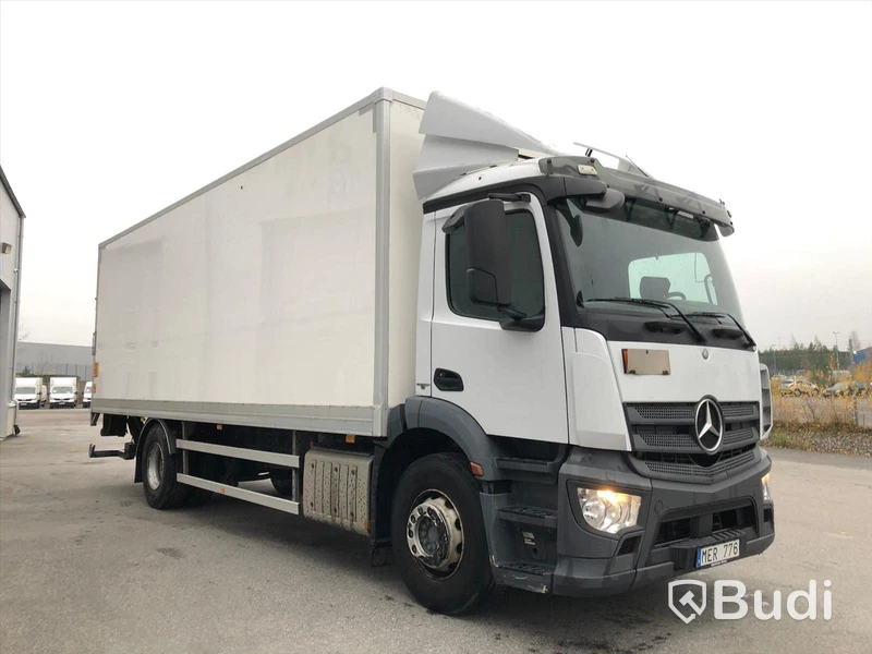 Lastbil Mercedes-Benz Antos | Fastskåp | Euro6
