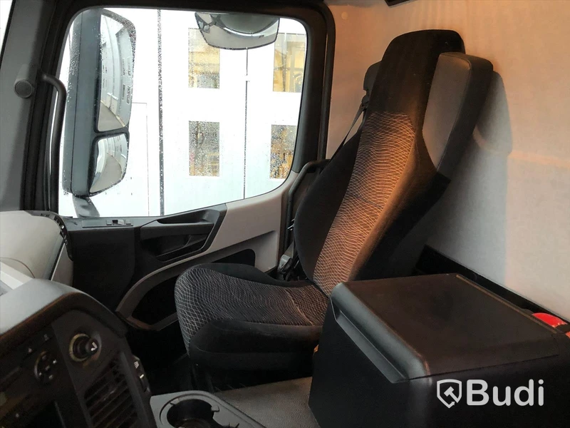 Lastbil Mercedes-Benz Antos | Fastskåp | Euro6