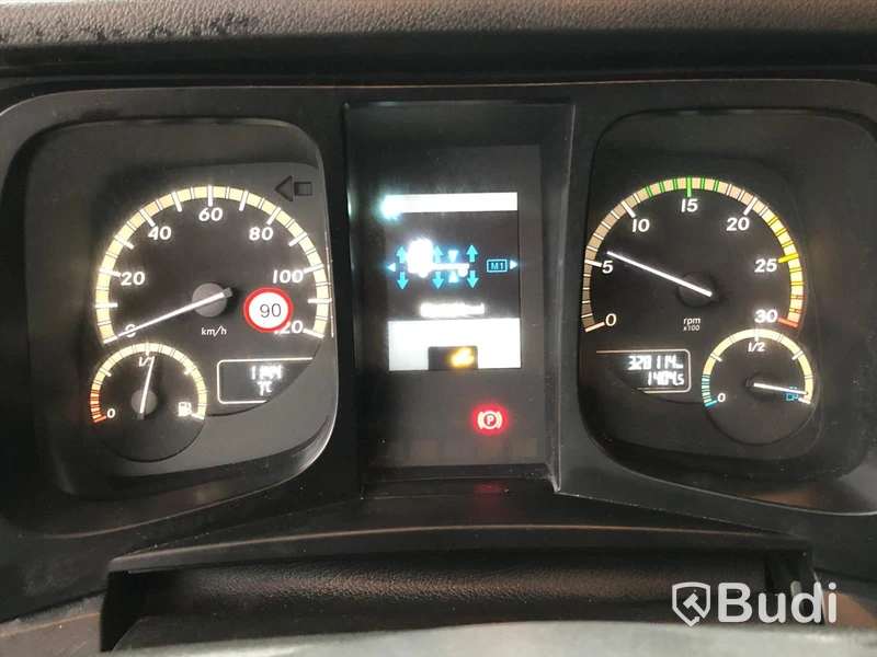 Lastbil Mercedes-Benz Antos | Fastskåp | Euro6