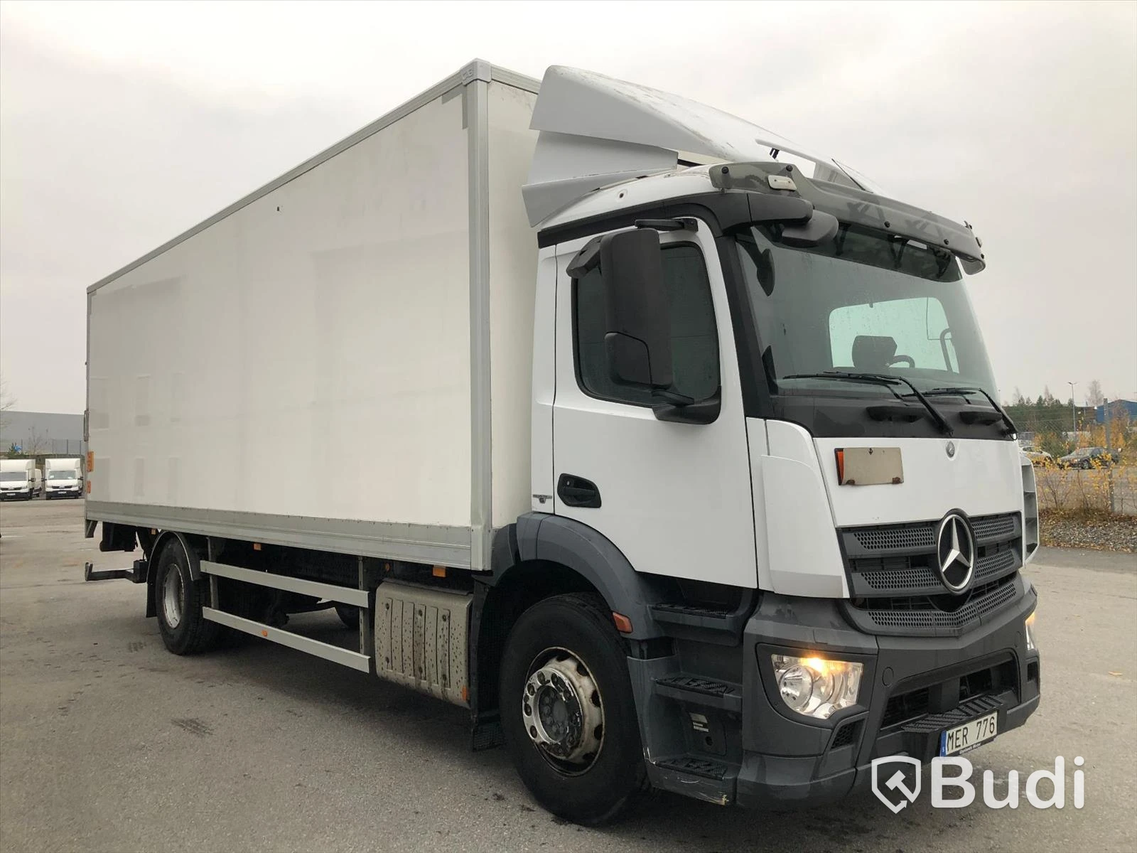 Lastbil Mercedes-Benz Antos | Fastskåp | Euro6