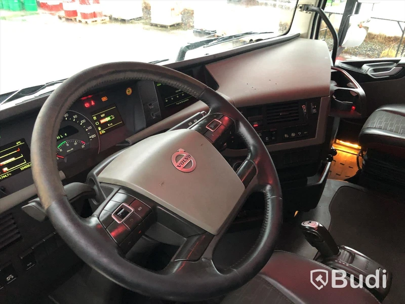 Lastbil Volvo FH 6x2 Hiab lastväxlare Euro5 (Miljözon TOM 2021-07-12)