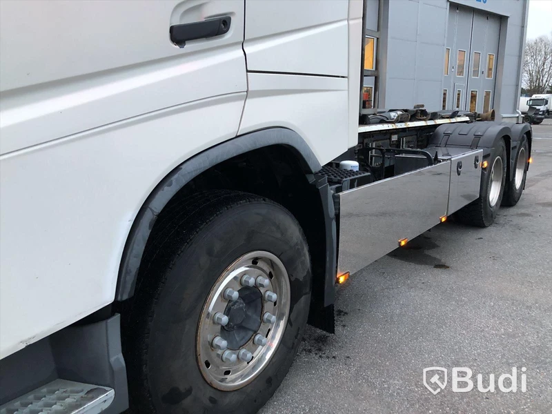 Lastbil Volvo FH 6x2 Hiab lastväxlare Euro5 (Miljözon TOM 2021-07-12)