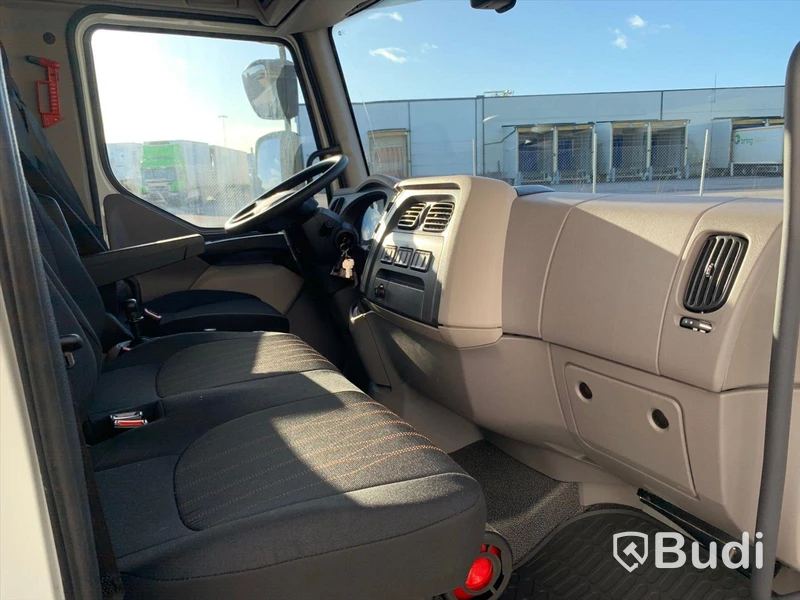 Lastbil "fabriksny" DAF LF 180 12T, kran och fllak Dubbelsits Euro6