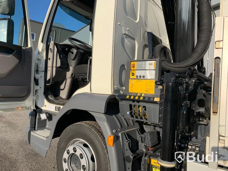 Lastbil "fabriksny" DAF LF 180 12T, kran och fllak Dubbelsits Euro6