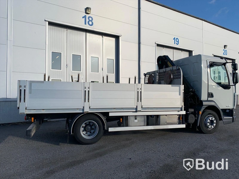Lastbil "fabriksny" DAF LF 180 12T, kran och fllak Dubbelsits Euro6