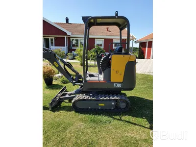 Minigrävare Volvo EC18D -2018, 90h med skopor samt Indespension LTD släp