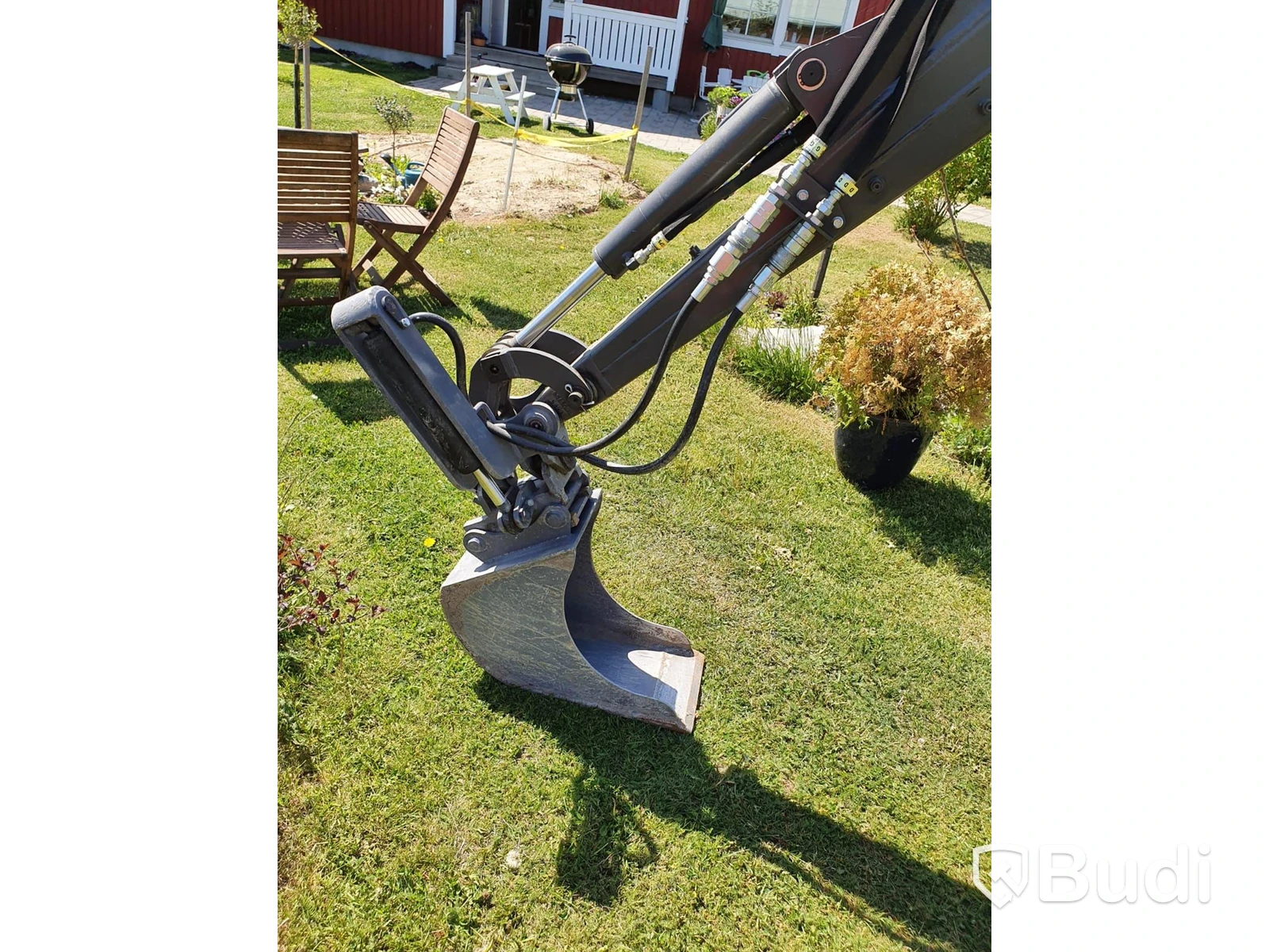 Minigrävare Volvo EC18D -2018, 90h med skopor samt Indespension LTD släp