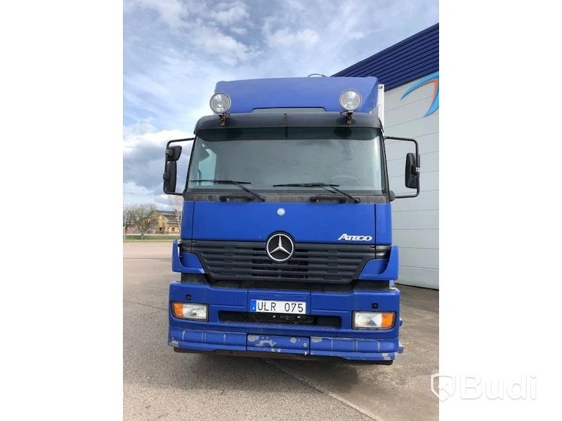 ULR075 Lastbil Mercedes Benz Atego 1833 Fast skåp
