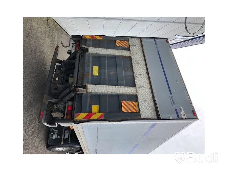 ULR075 Lastbil Mercedes Benz Atego 1833 Fast skåp