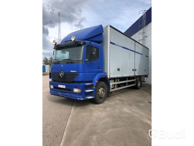 ULR075 Lastbil Mercedes Benz Atego 1833 Fast skåp