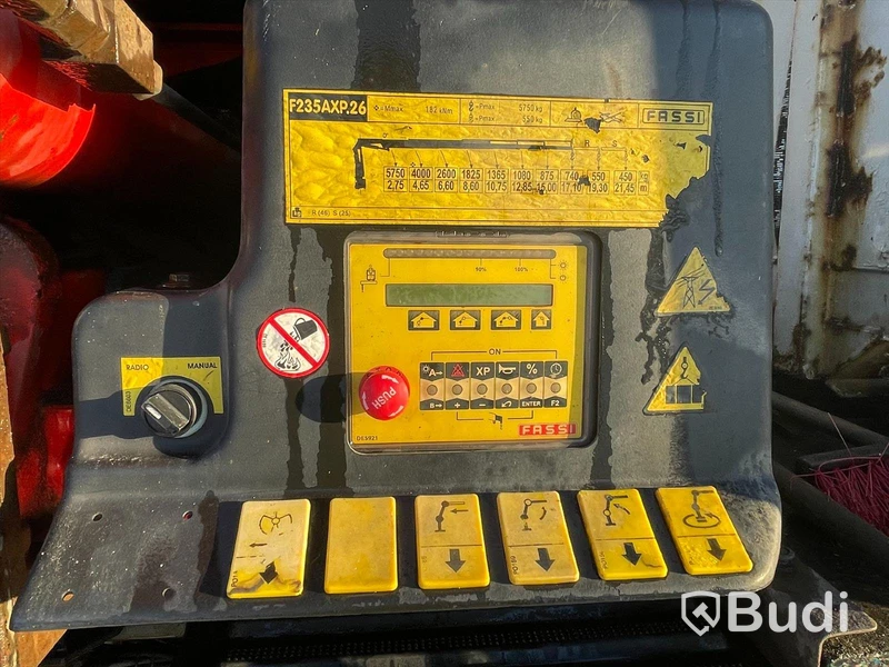 Lastbil Volvo FM-400 Fassi F235XP Plogförberedd