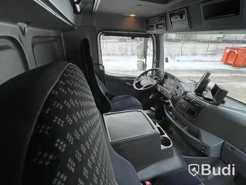 Lastbil Mercedes-Benz Axor 1824| Höj&Sänk SKAB