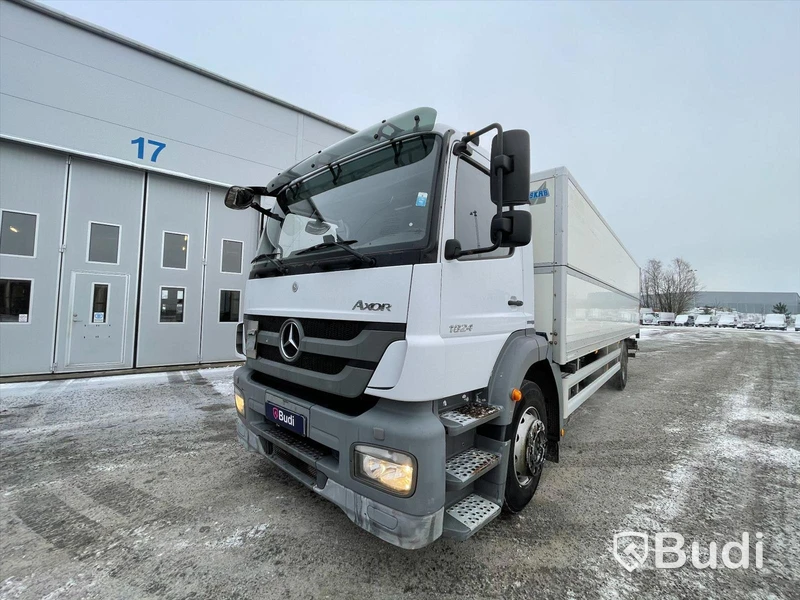Lastbil Mercedes-Benz Axor 1824| Höj&Sänk SKAB