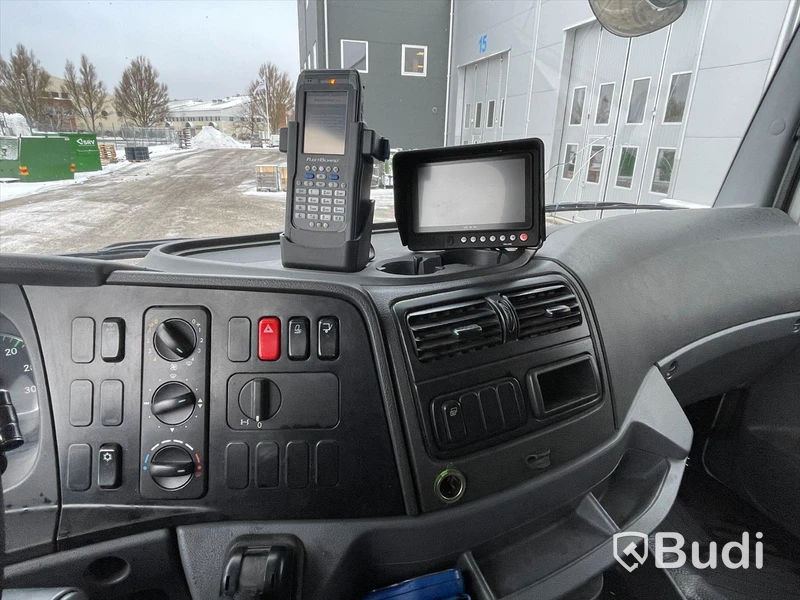 Lastbil Mercedes-Benz Axor 1824| Höj&Sänk SKAB