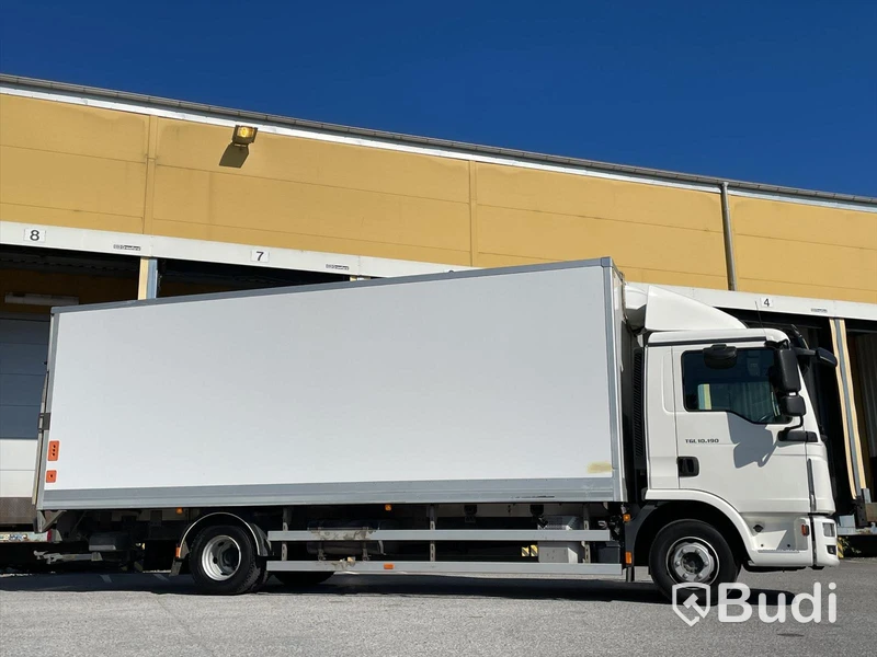 Lastbil Mercedes-Benz Axor 1824| Höj&Sänk SKAB