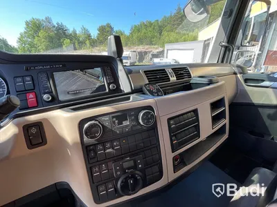 Lastbil Mercedes-Benz Axor 1824| Höj&Sänk SKAB