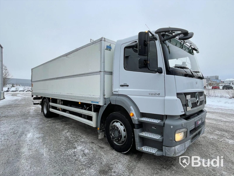 Lastbil Mercedes-Benz Axor 1824| Höj&Sänk SKAB