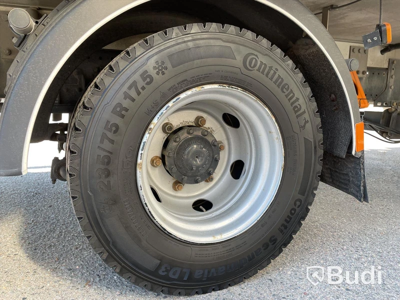 Lastbil Mercedes-Benz Axor 1824| Höj&Sänk SKAB