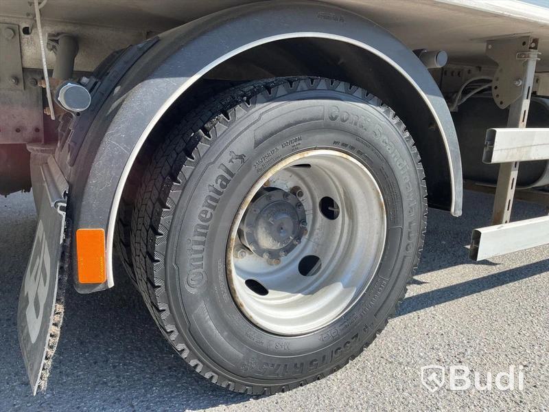 Lastbil Mercedes-Benz Axor 1824| Höj&Sänk SKAB